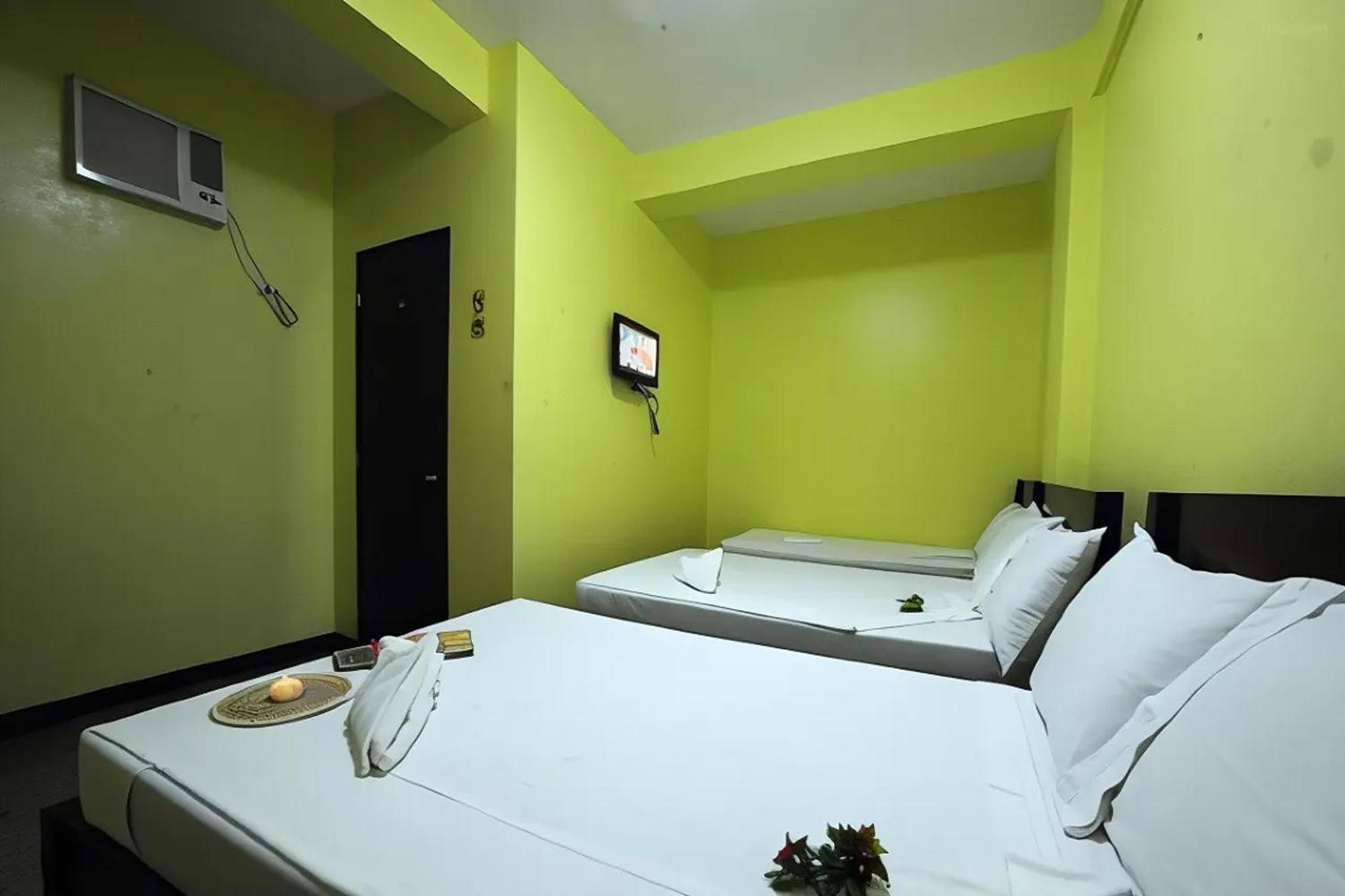 Luis Bay Travellers Lodge Coron Esterno foto