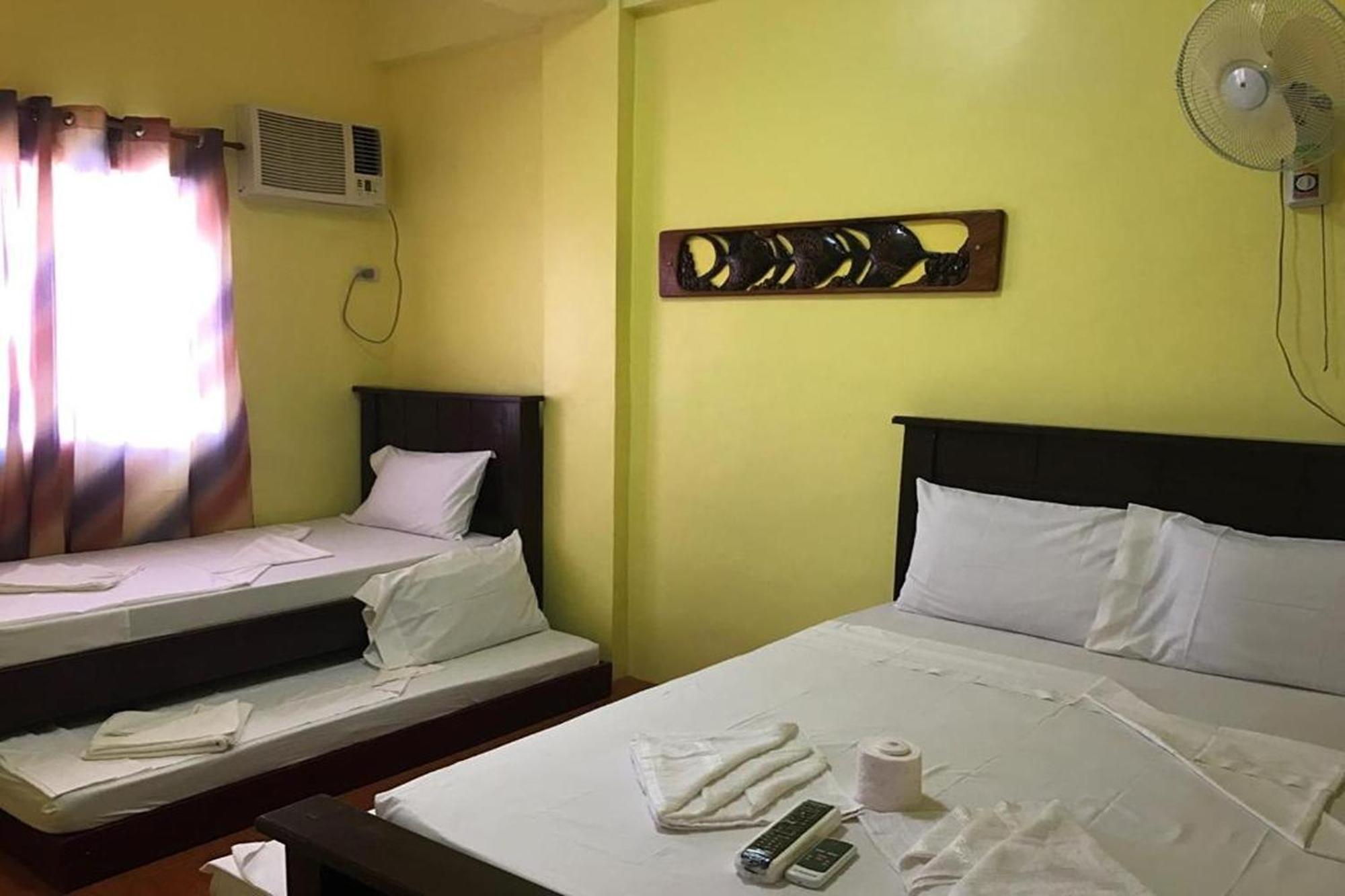 Luis Bay Travellers Lodge Coron Esterno foto