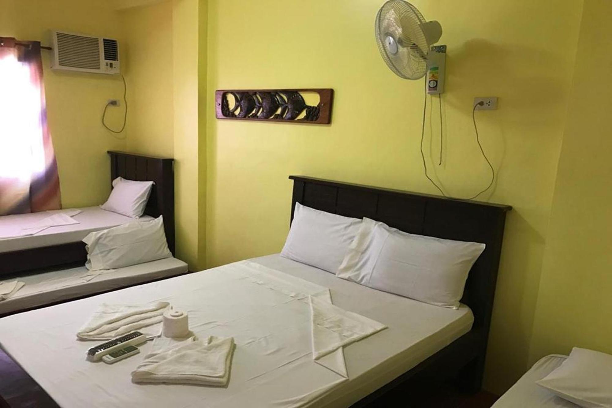 Luis Bay Travellers Lodge Coron Esterno foto