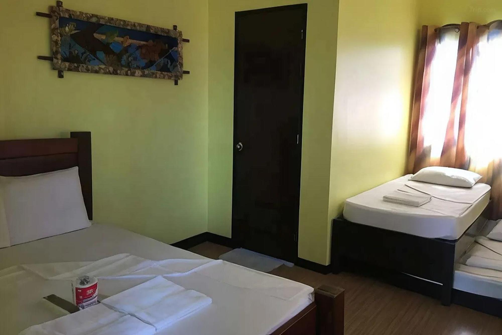Luis Bay Travellers Lodge Coron Esterno foto