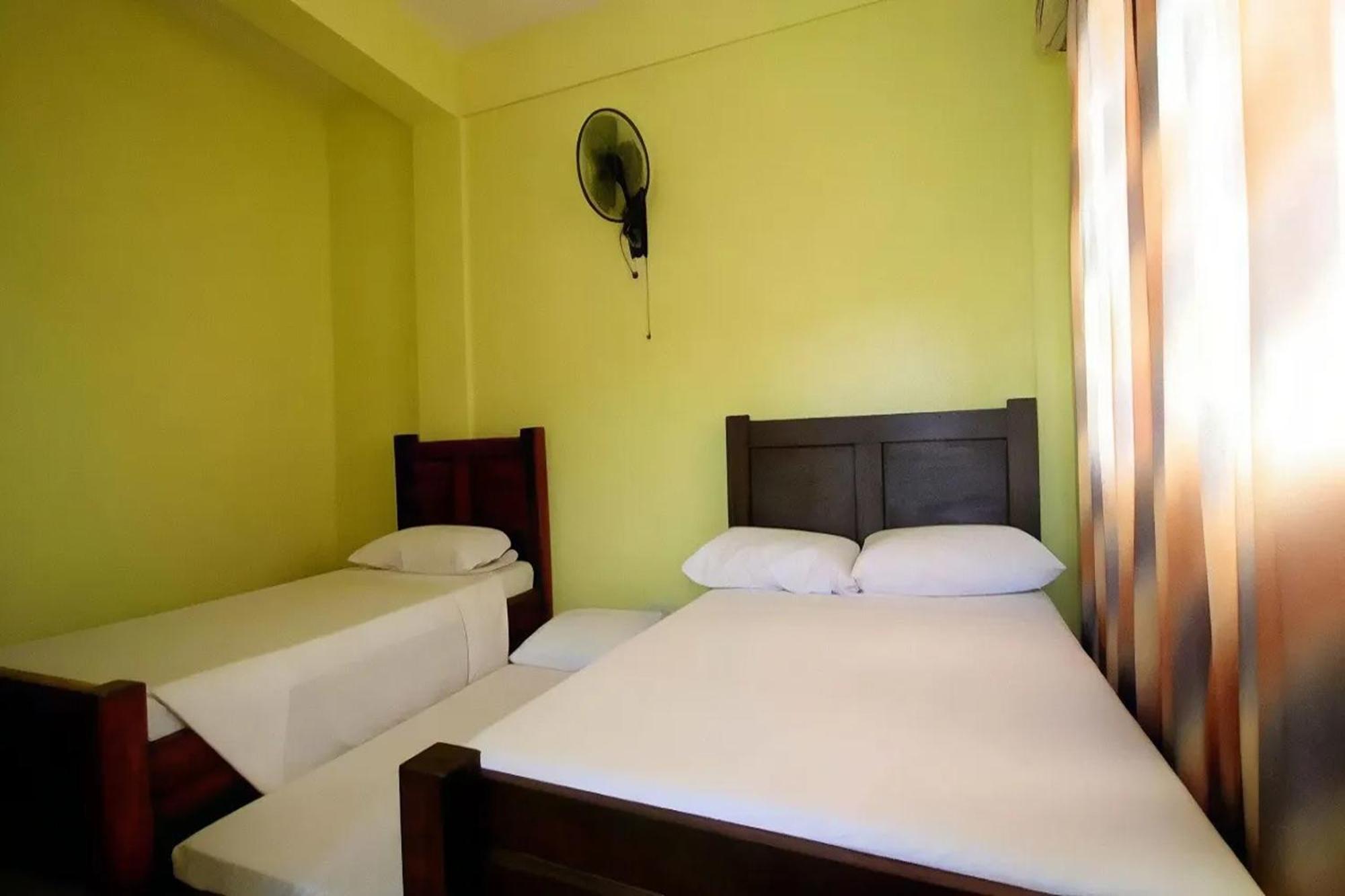 Luis Bay Travellers Lodge Coron Esterno foto