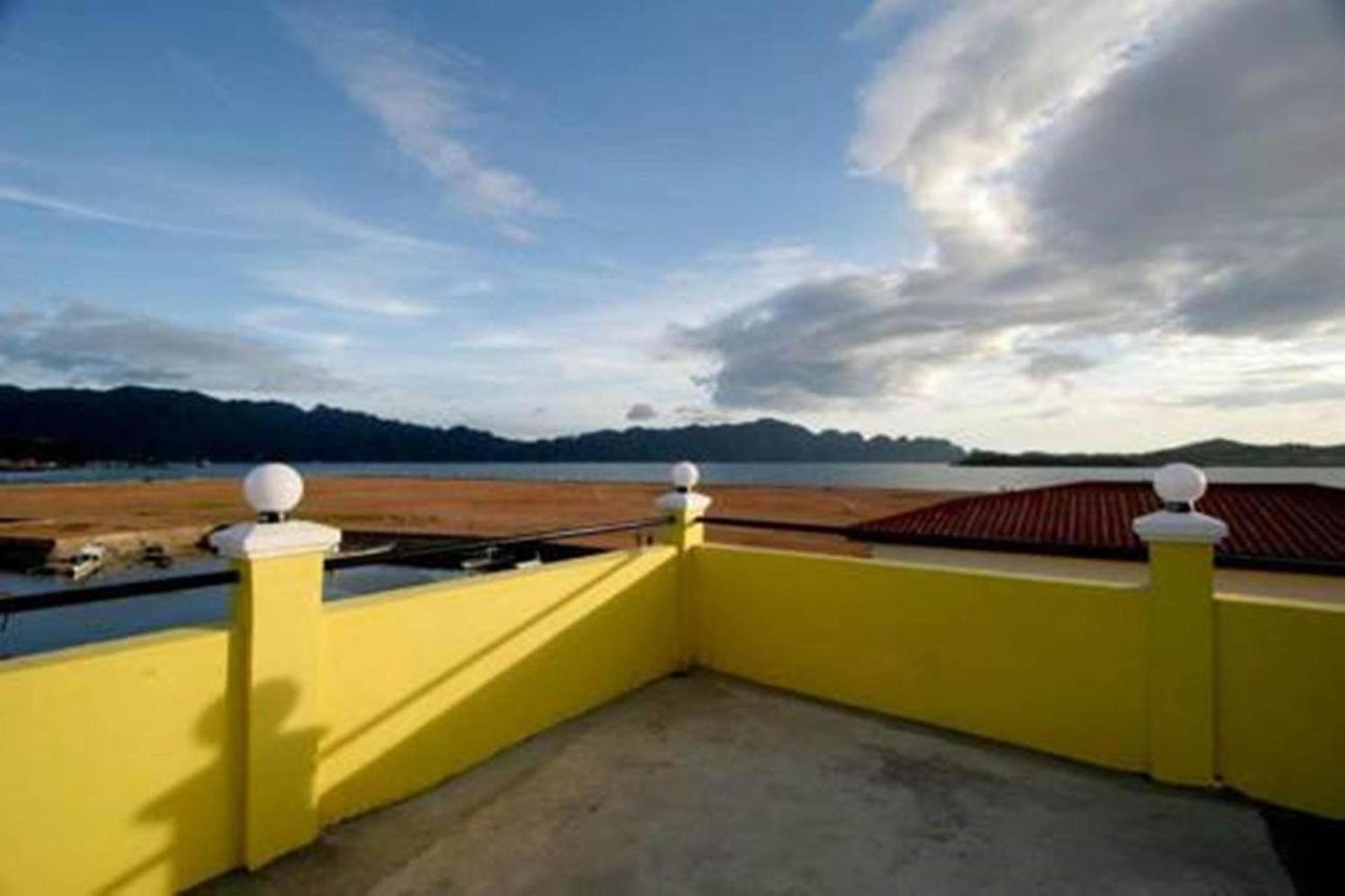 Luis Bay Travellers Lodge Coron Esterno foto