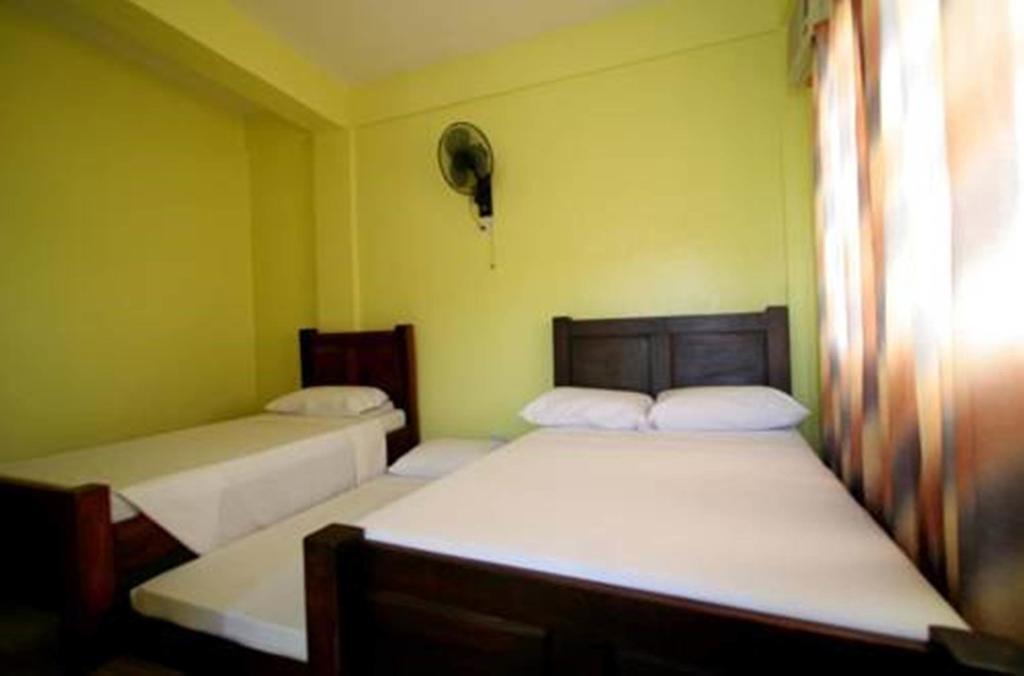 Luis Bay Travellers Lodge Coron Esterno foto