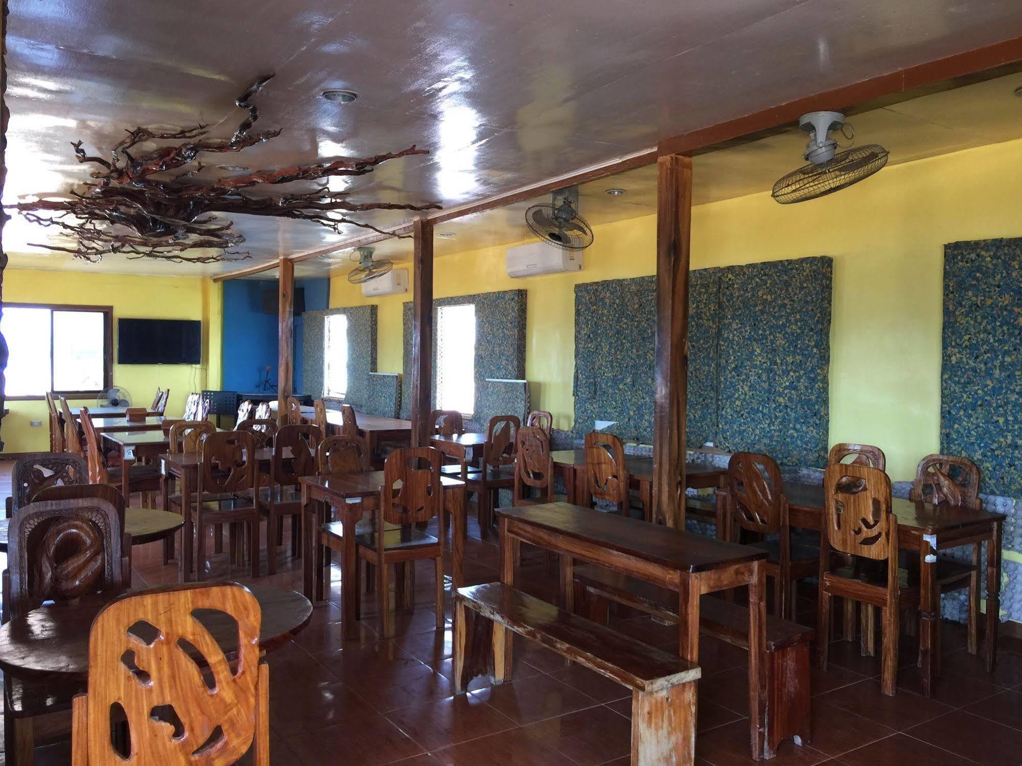 Luis Bay Travellers Lodge Coron Esterno foto