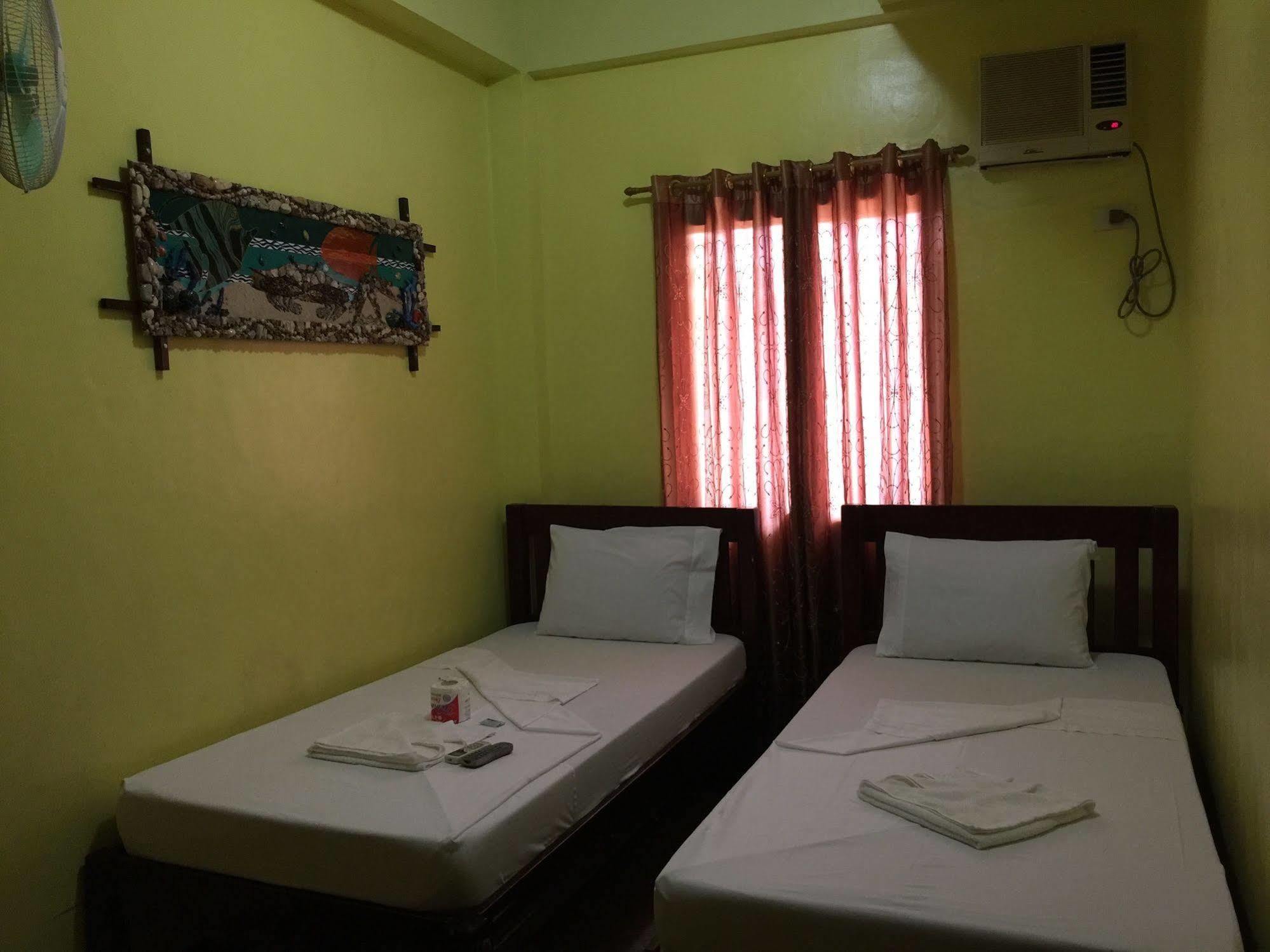 Luis Bay Travellers Lodge Coron Esterno foto