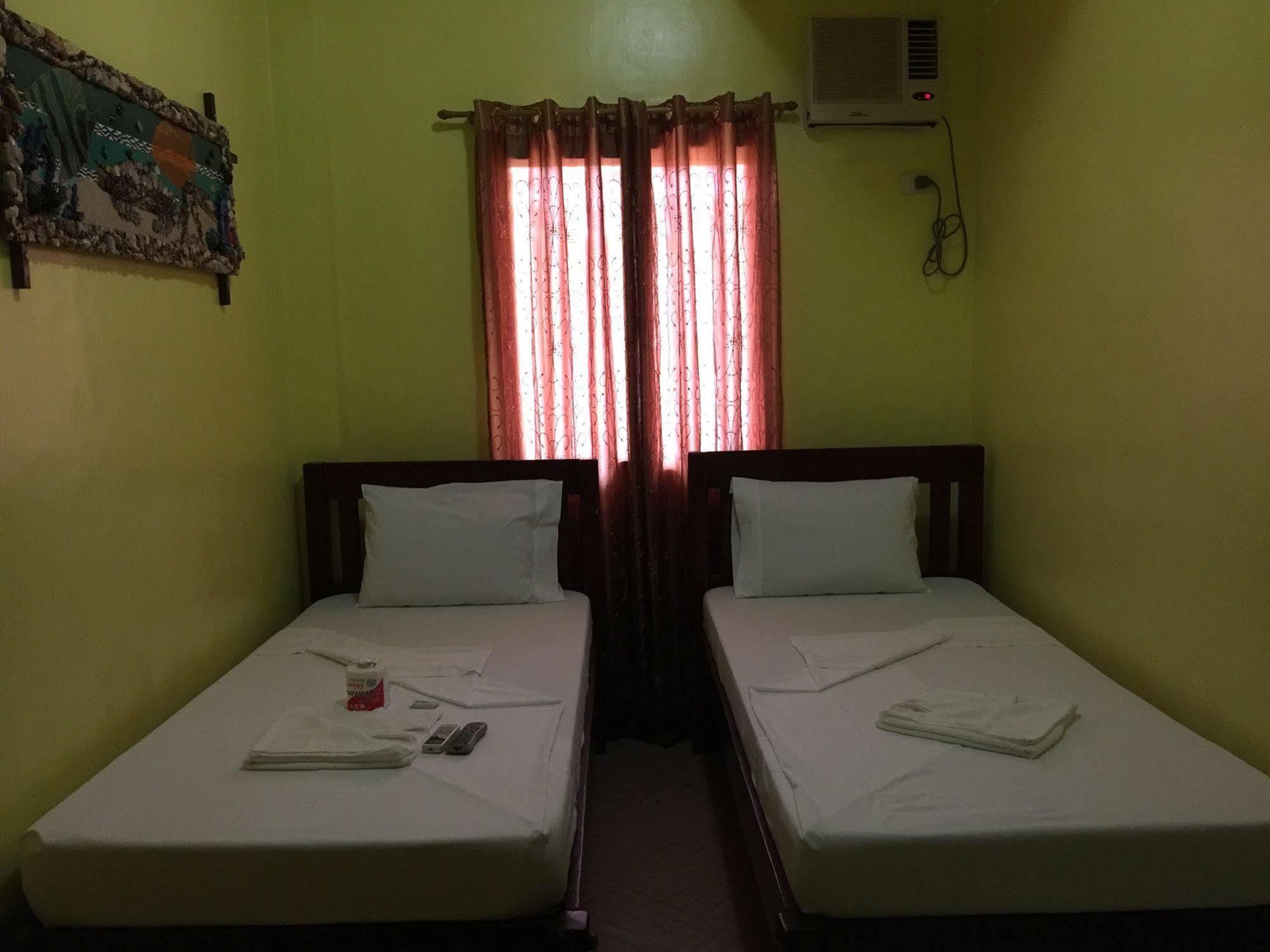 Luis Bay Travellers Lodge Coron Esterno foto