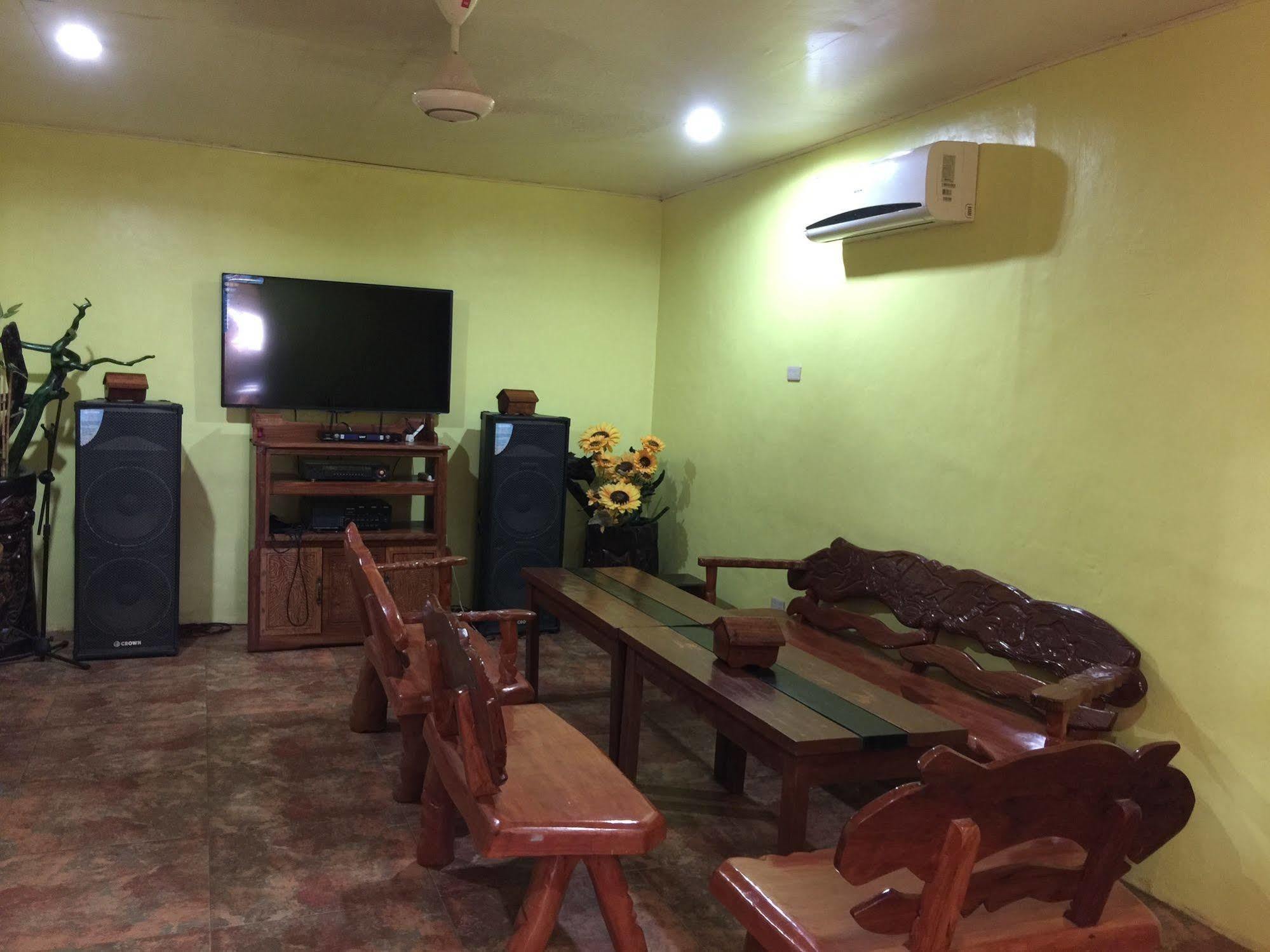 Luis Bay Travellers Lodge Coron Esterno foto