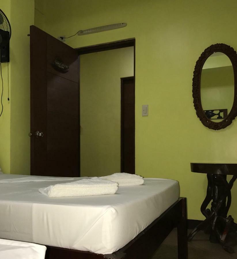 Luis Bay Travellers Lodge Coron Esterno foto